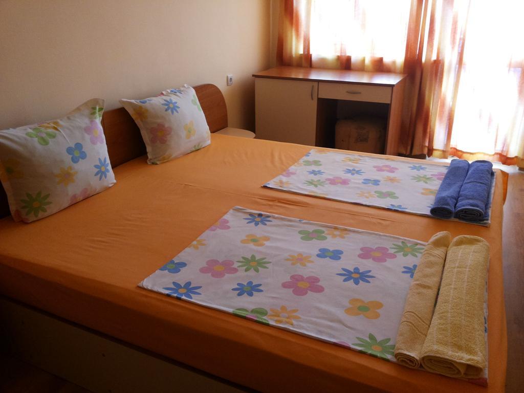 Ivanovi Guest House Primorsko Room photo