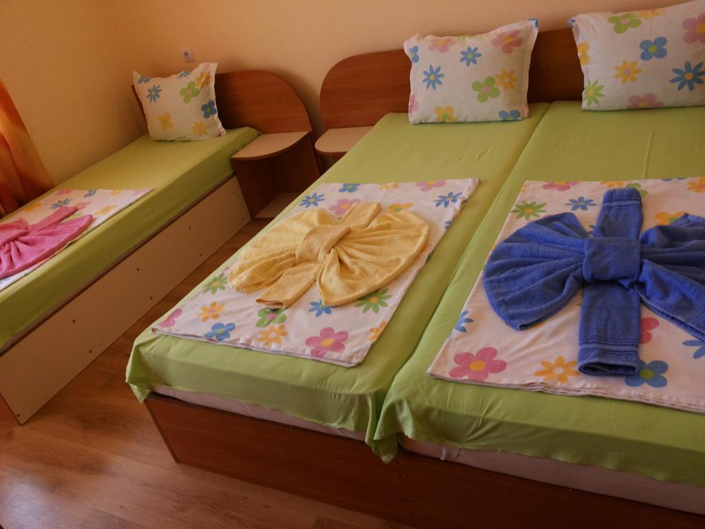 Ivanovi Guest House Primorsko Room photo